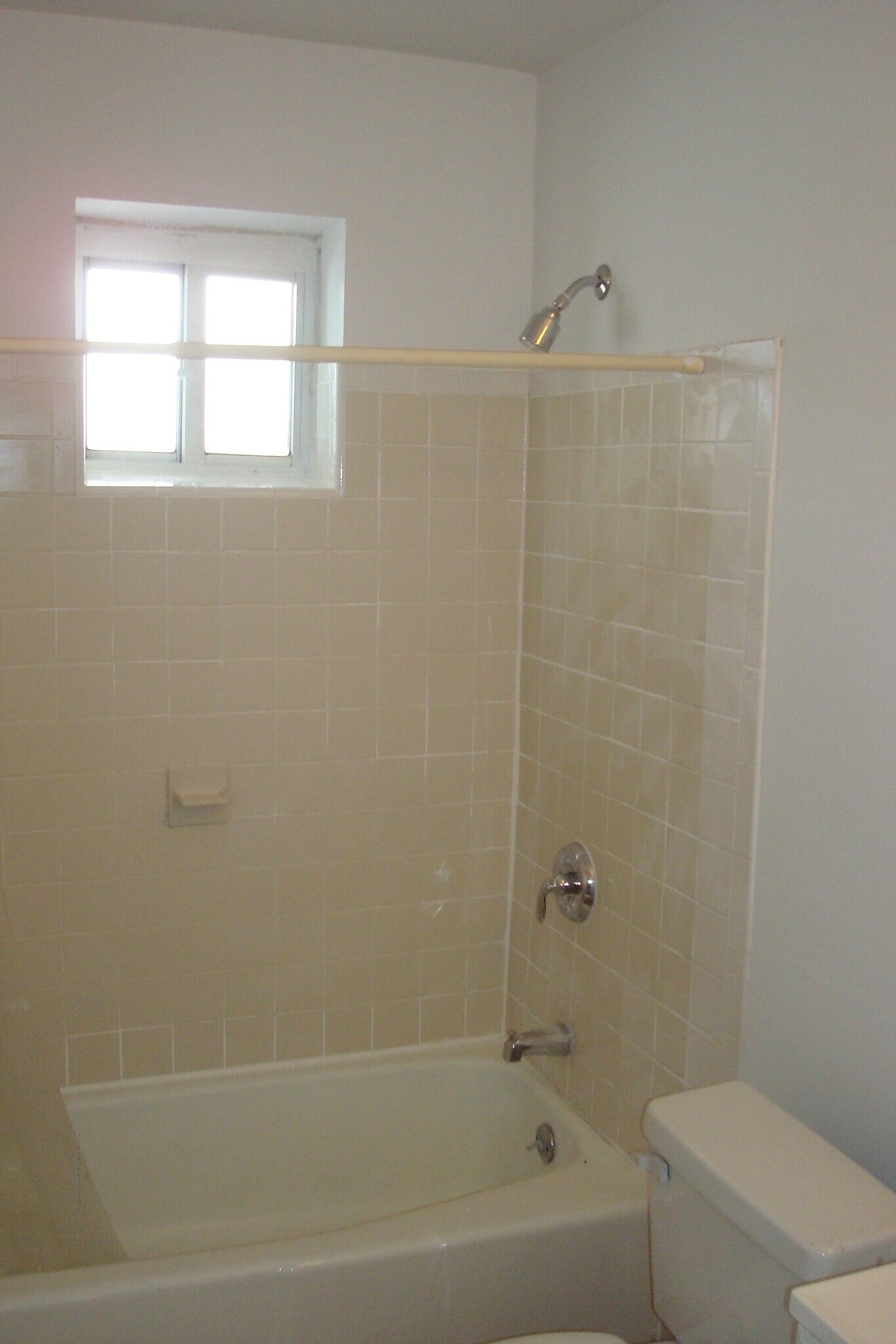 Building Photo - 162 Myrtle Ave