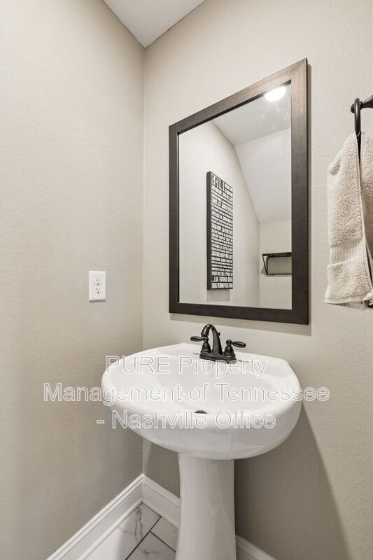 Building Photo - 429 Crestwicke Ct