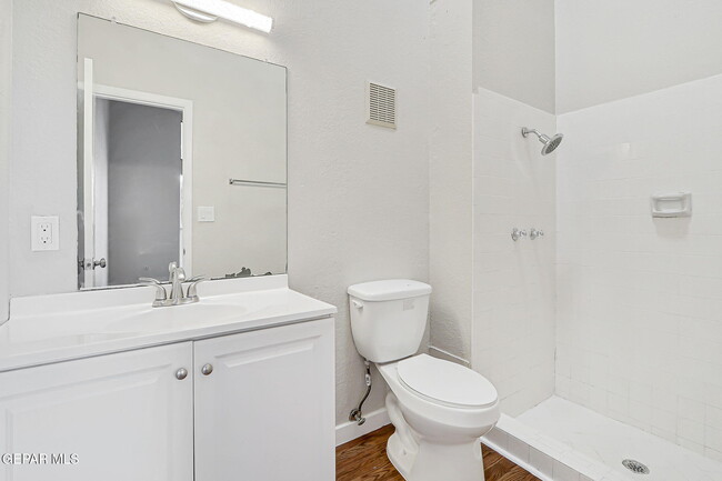 Building Photo - 3429 Risner Pl