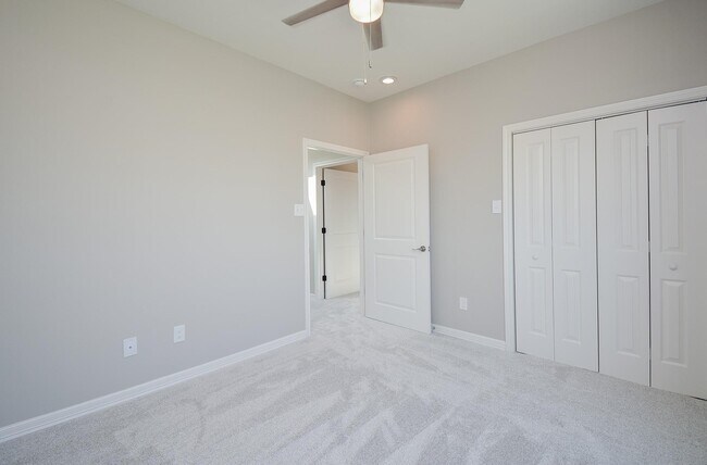 Building Photo - 147 S 66th St