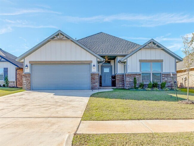 Primary Photo - 631 Hackberry Ln