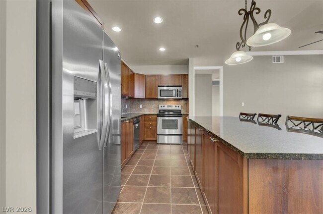 Building Photo - 2405 W Serene Ave