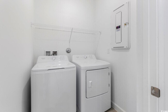 Building Photo - 6435 Seabright Ter