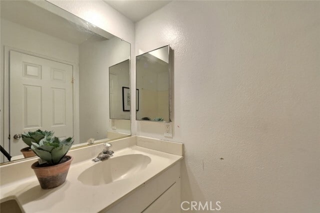 Building Photo - 25252 Delphinium Ave