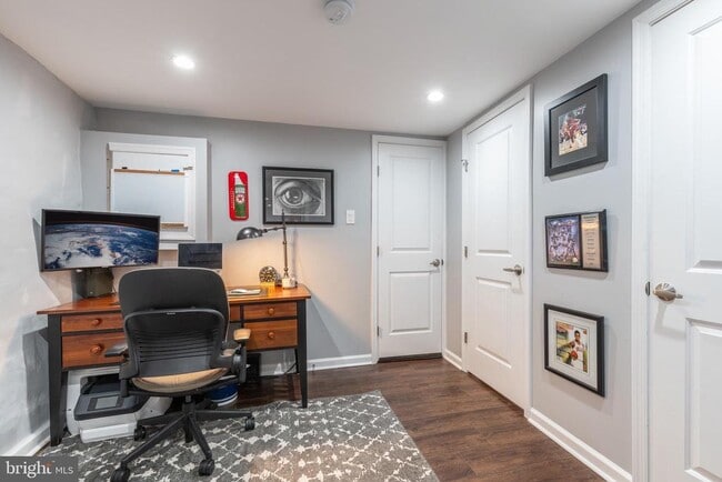 Building Photo - 1619 N Corlies St