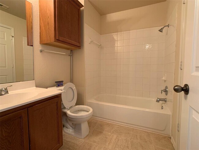 Building Photo - 104 Lava Bed Dr