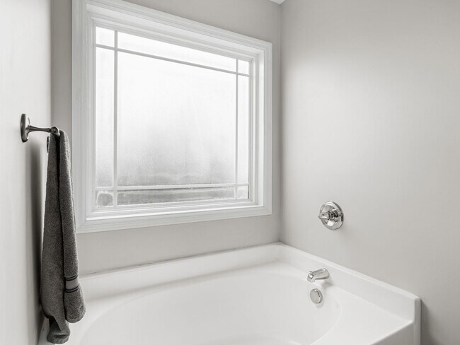 Building Photo - Beautiful Home Close to MCAS New River Air Station