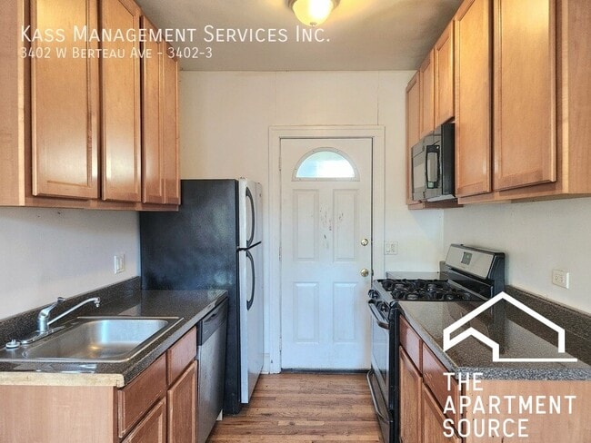 Building Photo - 4204 N Kimball Ave