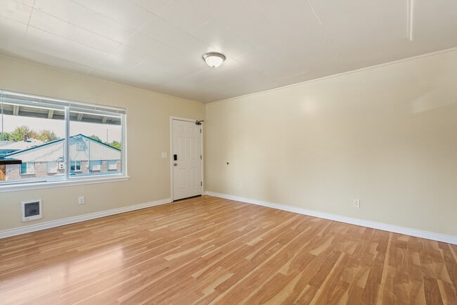 Building Photo - 3901 S Yakima Ave