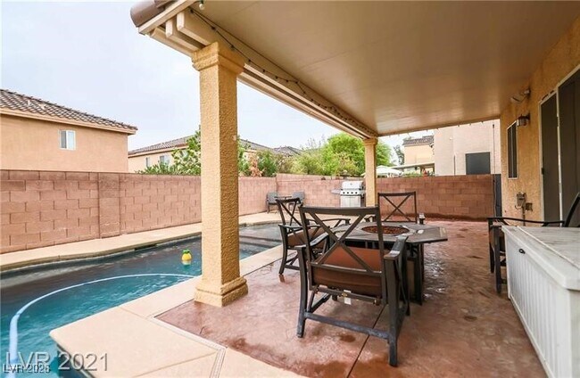 Building Photo - 8450 W Sapphire St