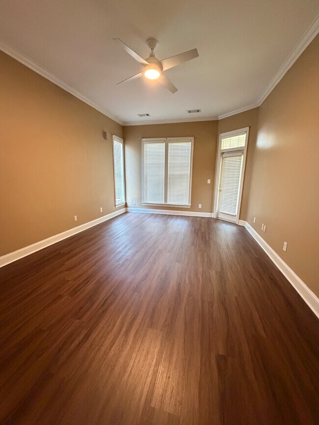 Building Photo - 9342 Wrens Way
