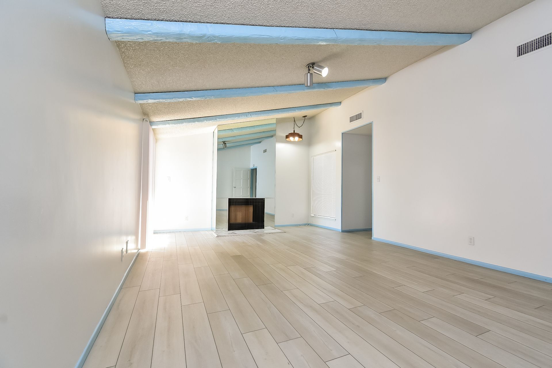 Building Photo - 2413 Plaza Del Grande