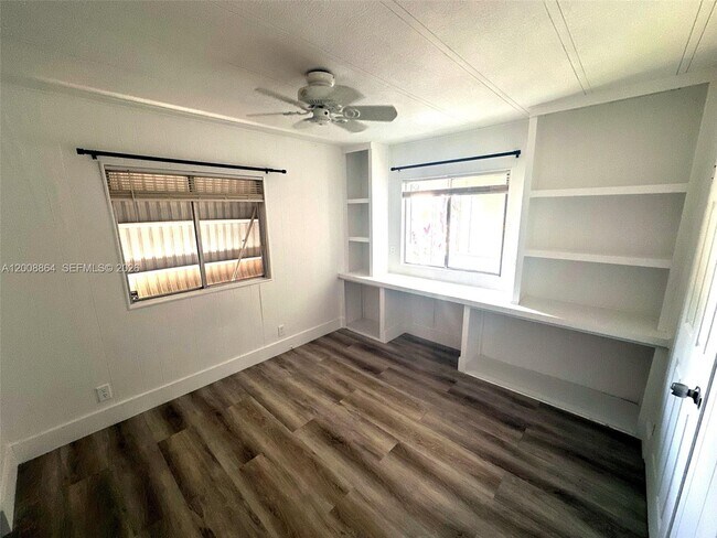 Building Photo - 2957 SW 54th St