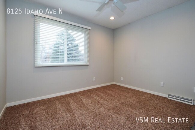 Building Photo - 50% Off January Rent! Modern 4-Bed Home wi...