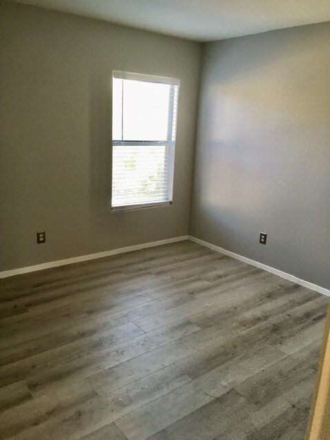 Building Photo - 6281 Whispering Creek St