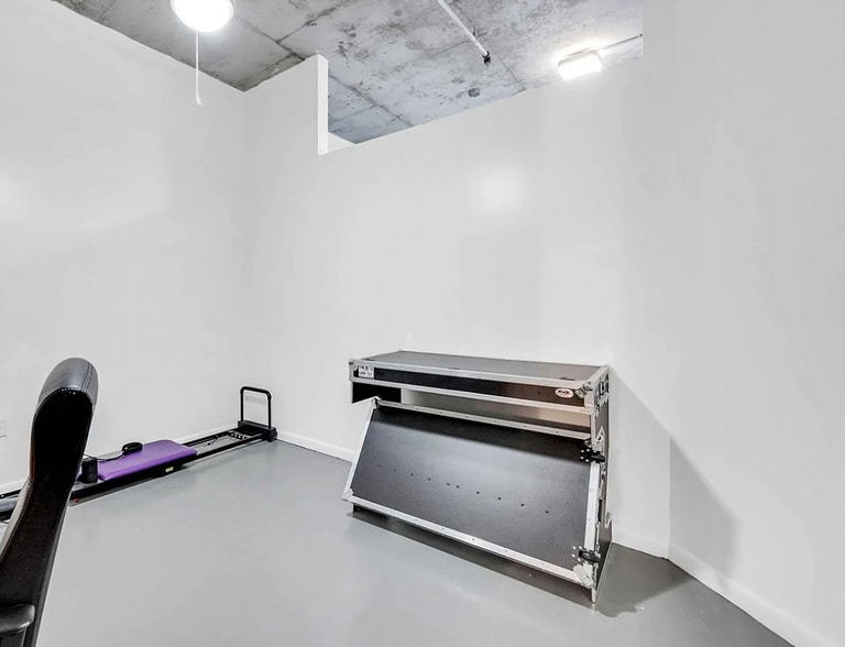 Building Photo - 2001 Biscayne Blvd