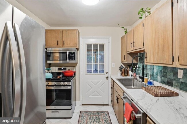 Building Photo - 2209 S Culpeper St