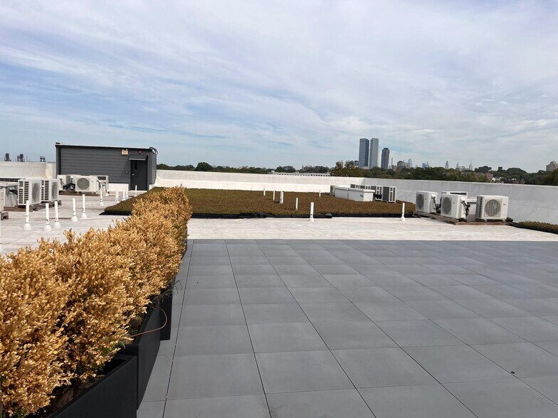 Building Photo - 133 Mallory Ave