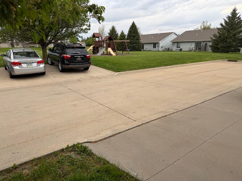 Building Photo - 1440 Greyson Ln