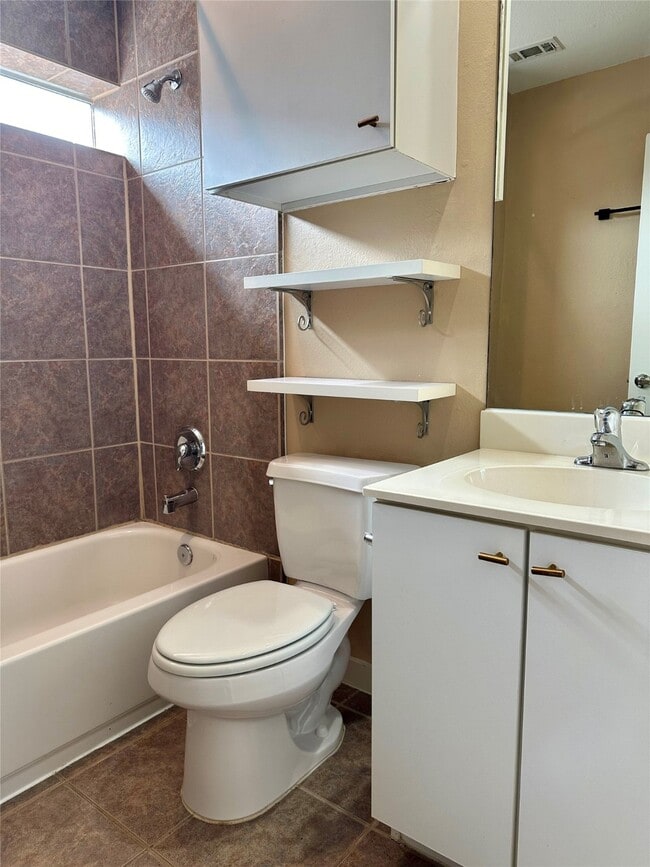 Building Photo - 3208 Yellowstone Park Dr