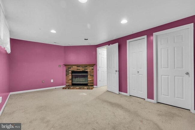 Building Photo - 9354 Sombersby Ct