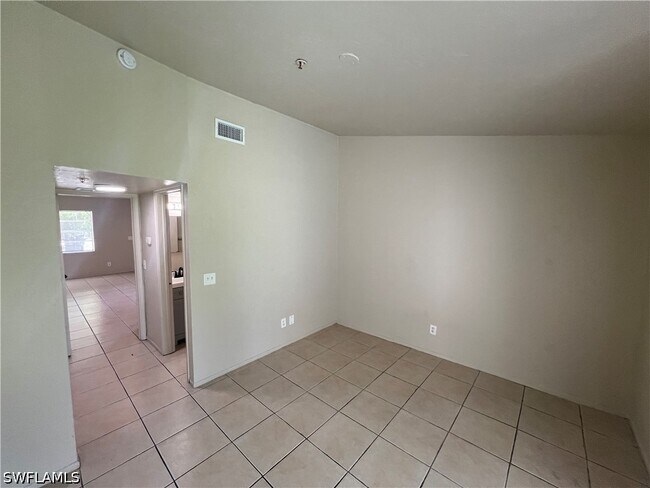 Building Photo - 3838 Madison Ave