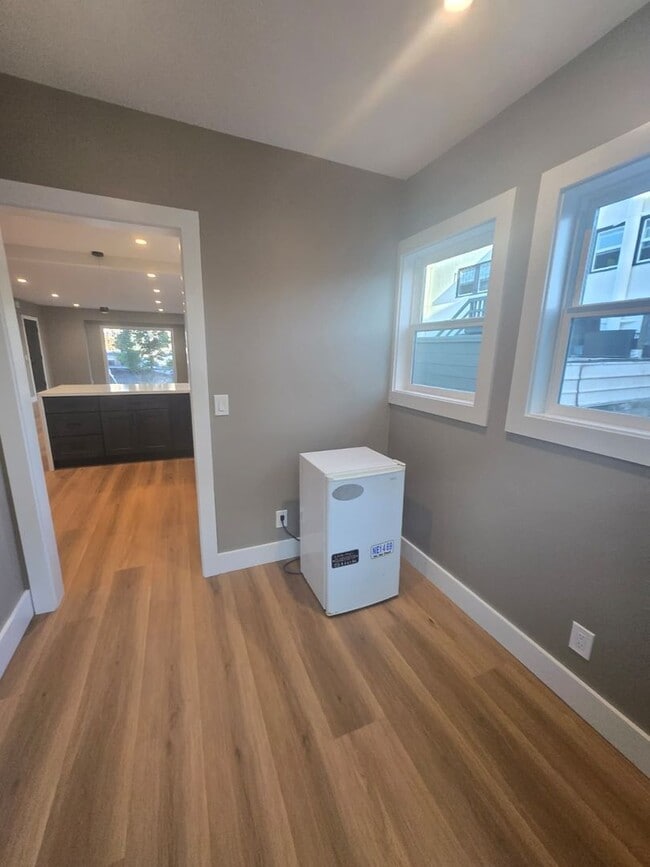 Building Photo - Beautifully Renovated Home in Oakland!