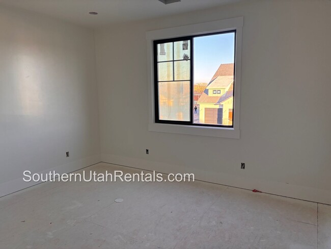 Building Photo - BRAND NEW 5 bed plus office | 3 bath | 3 c...