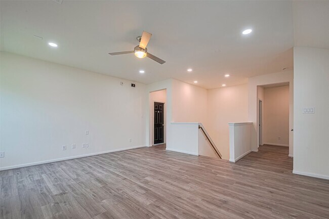 Building Photo - 3215 Laurel Bend Ln