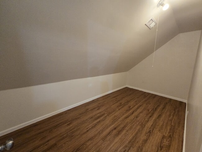 Building Photo - 4724 Bruce St