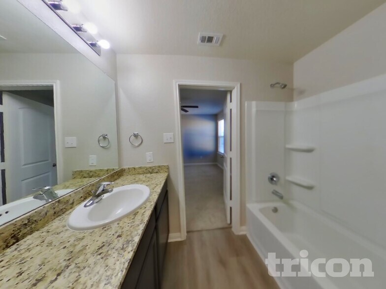 Building Photo - 676 Yearwood Ln