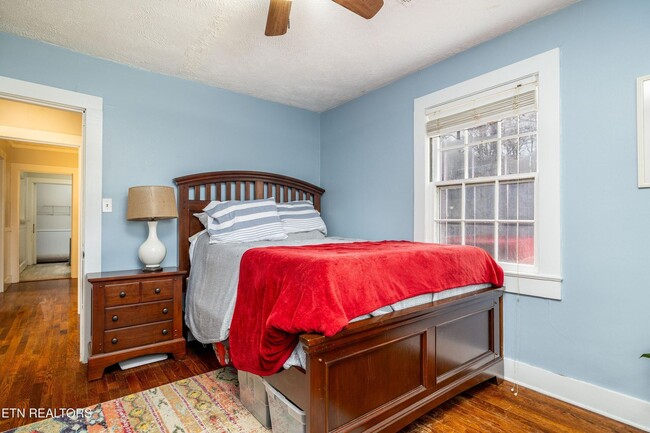 Building Photo - 319 Hermitage Dr