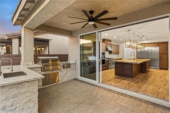 Building Photo - 4631 Amazing View St