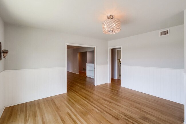 Building Photo - Wonderful SINGLE FAMILY Home with ADU over...
