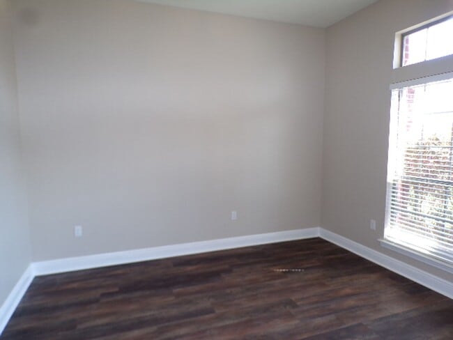 Building Photo - Spacious 4 Bed/3 Bath - Pace Mill Creek