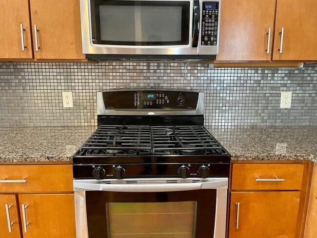 Building Photo - 1702 S Lamar Blvd