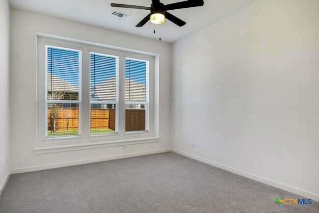 Building Photo - 5725 Huron Dr