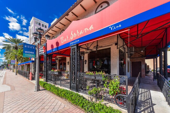 Building Photo - 485 E Royal Palm Rd