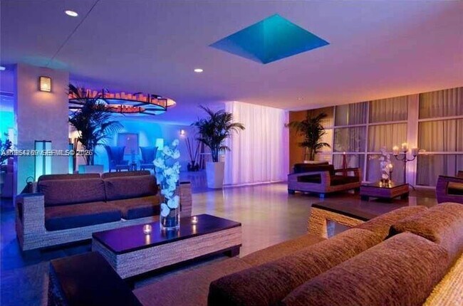 Building Photo - 1000 West Ave