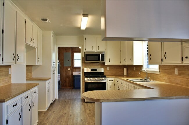 Building Photo - 1126 Jackson St