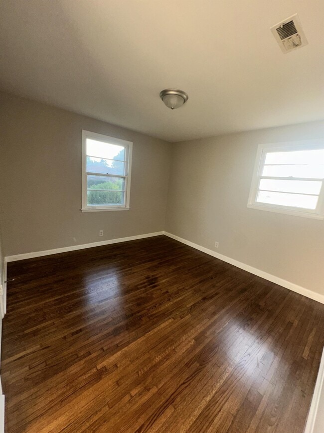 Building Photo - 339 Glenpark Dr