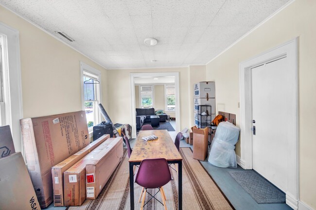 Building Photo - 919 Foster St