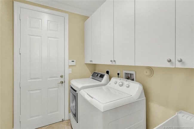 Building Photo - 2434 SW Island Creek Trail