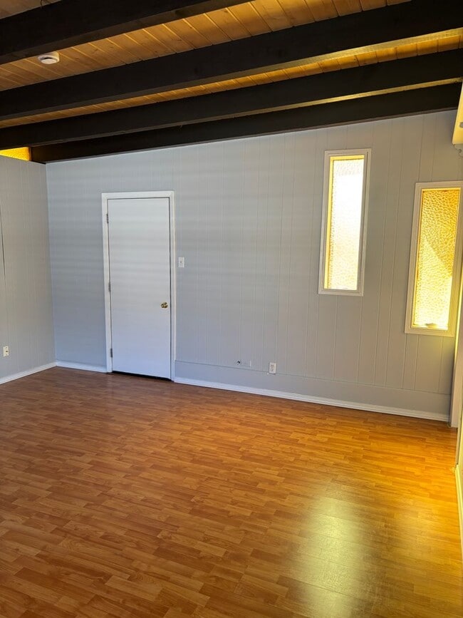 Building Photo - Foothills beauty! Must see!