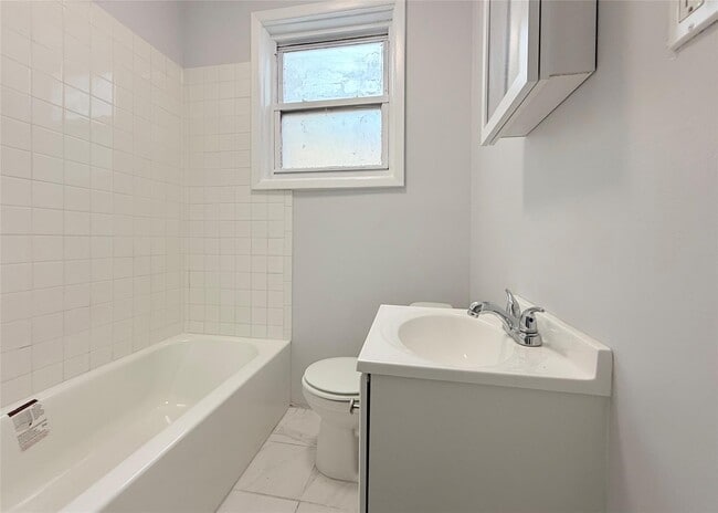 Building Photo - 230 Mamaroneck Ave