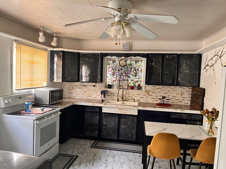 Building Photo - 5552 Scotch Ridge Rd