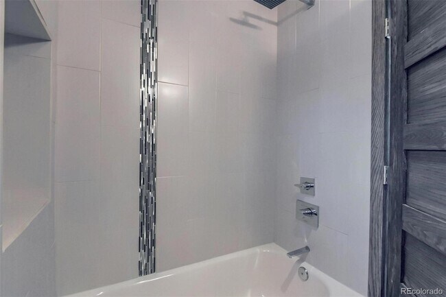 Building Photo - 2798 S Lincoln St