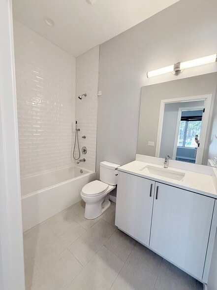 Second bathroom - 2505 W Carmen Ave