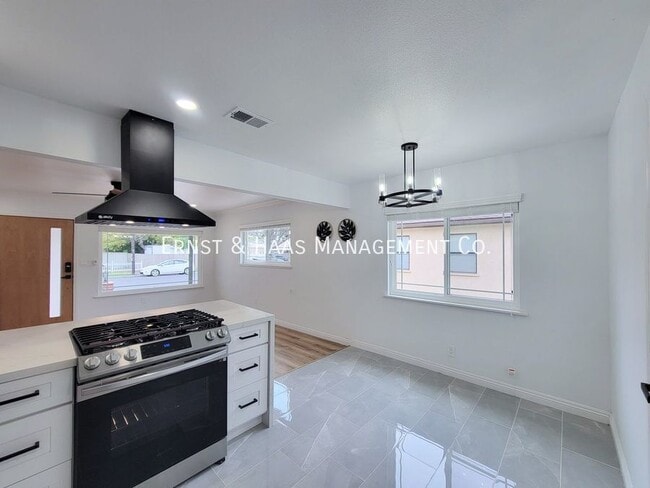 Building Photo - 5019 Ashworth St