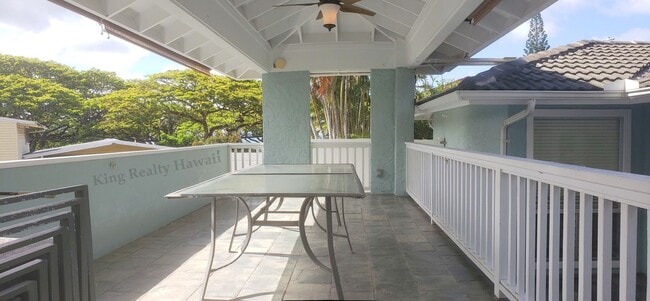 Building Photo - 4 br / 3 bath w/Lg Lanai &detached office ...